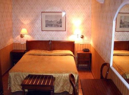 Hotel Varsavia Floransa Oda fotoğraf