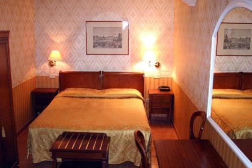 Hotel Varsavia Floransa Oda fotoğraf